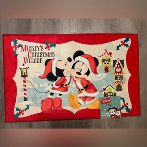 Disney Mickey and Minnie Christmas Accent Rug Washable 20"x 32" Collectibles